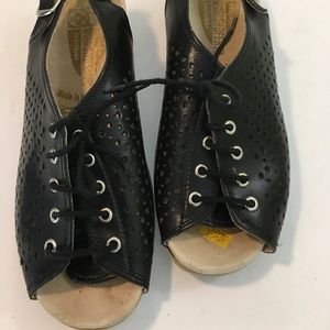 Worishofer cork low wedgies black